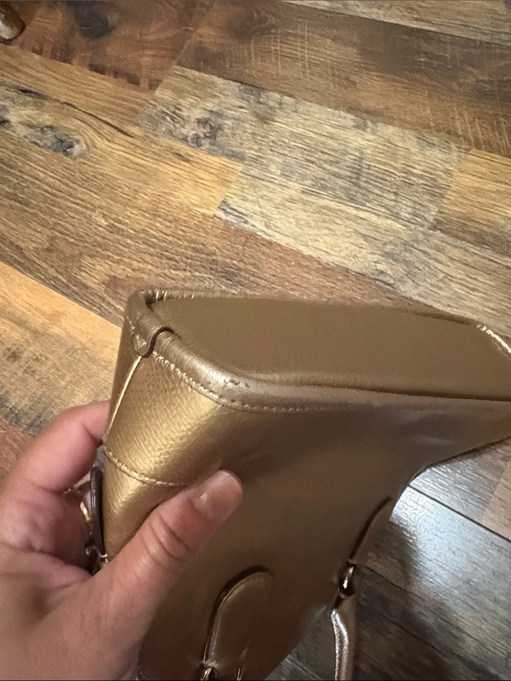 Coach compact dome